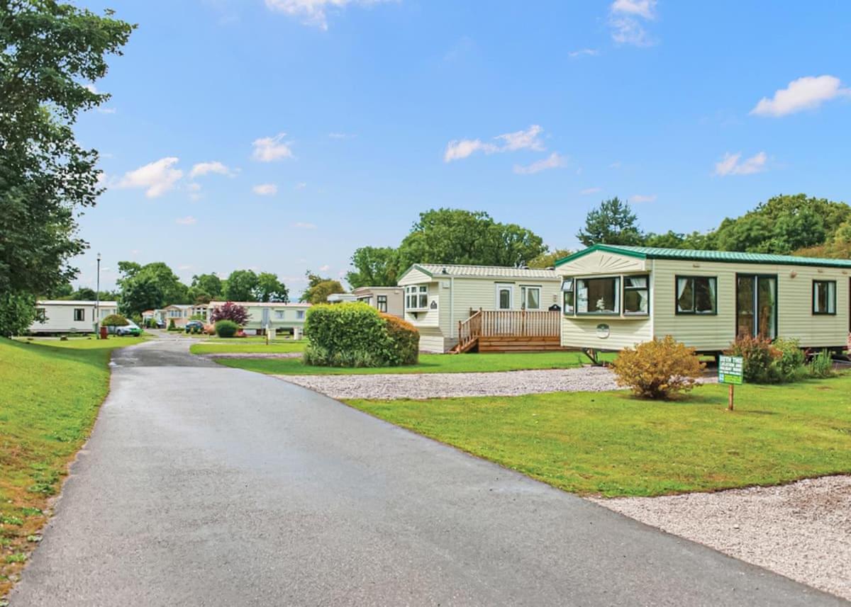 Parc Farm Holiday Park Молд Экстерьер фото